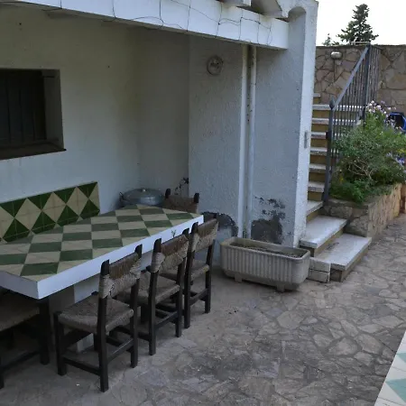 Casa Tranquila Con Jardin, 4 Habitaciones, Cerca De La Playa En - Es-170-65 Llanca
