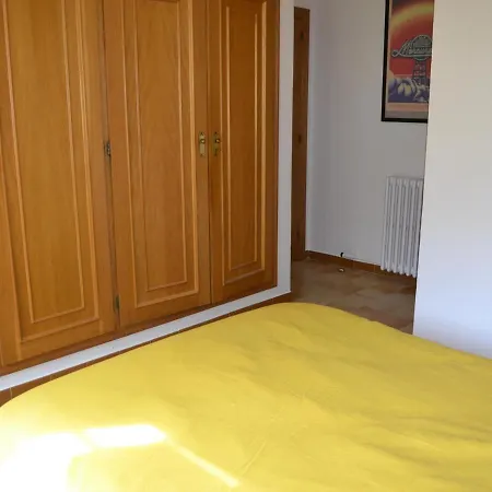 Villa Casa Tranquila Con Jardin, 4 Habitaciones, Cerca De La Playa En - Es-170-65 *
