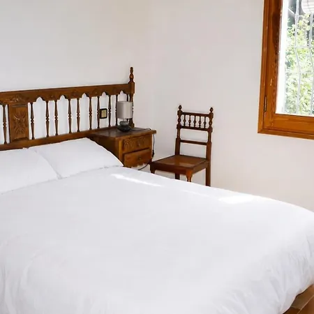 Villa Casa Tranquila Con Jardin, 4 Habitaciones, Cerca De La Playa En - Es-170-65 *