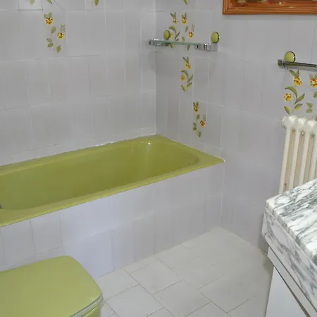 Casa Tranquila Con Jardin, 4 Habitaciones, Cerca De La Playa En - Es-170-65 Villa *