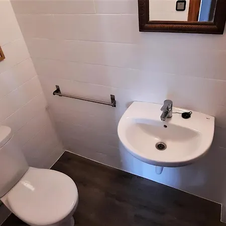 Villa Casa Tranquila Con Jardin, 4 Habitaciones, Cerca De La Playa En - Es-170-65